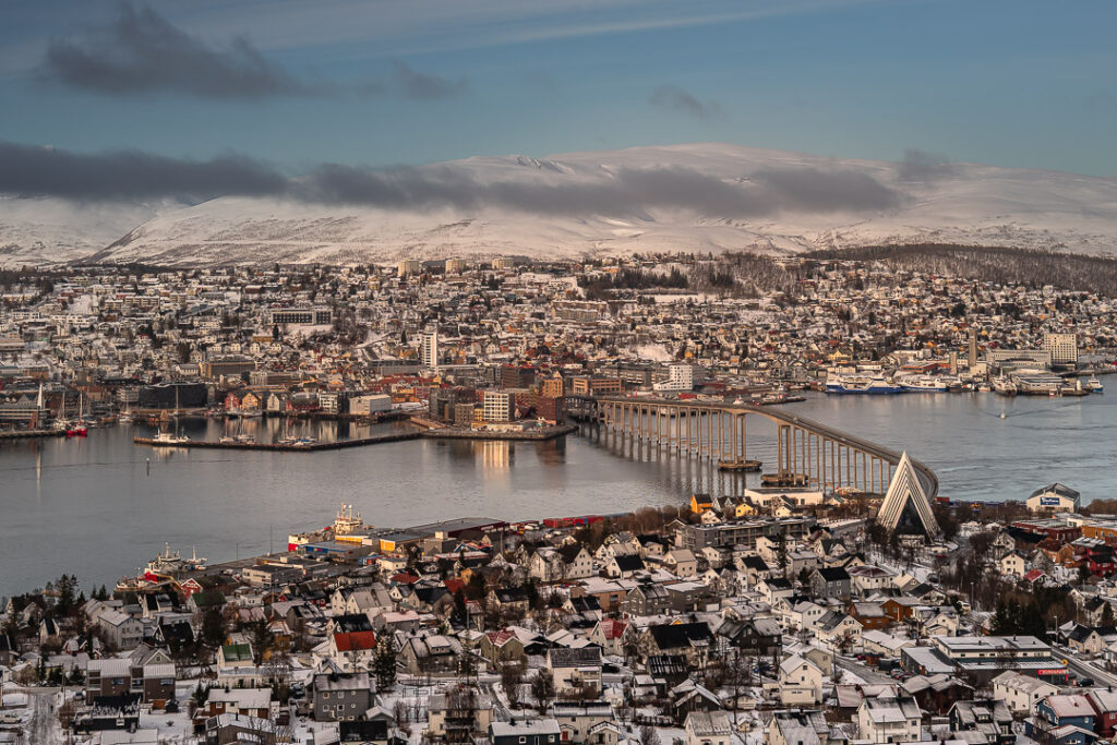 uitzicht over tromso vanaf fjellhiesen